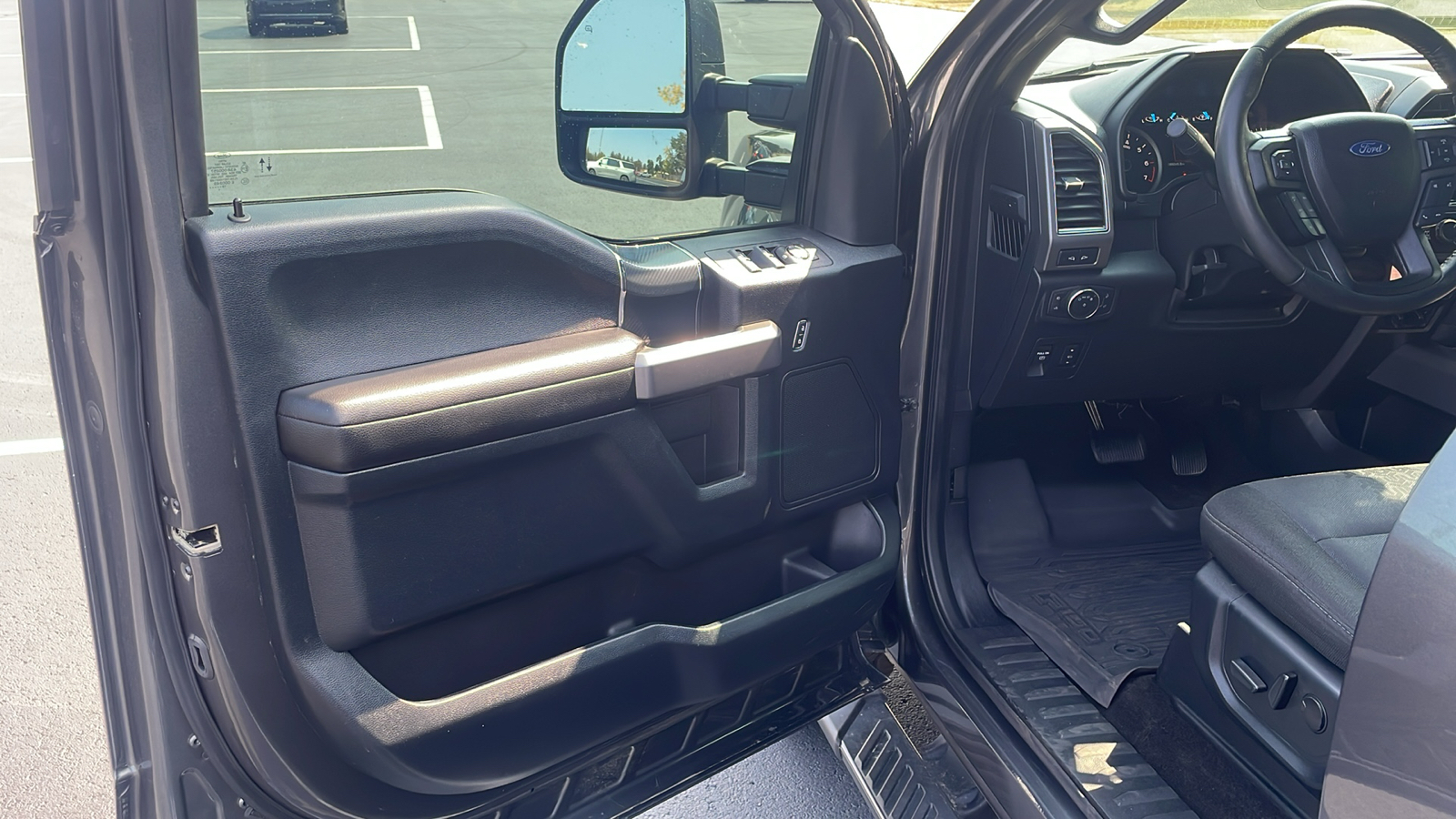 2019 Ford F-150 XLT 4WD SuperCrew 5.5 Box 5