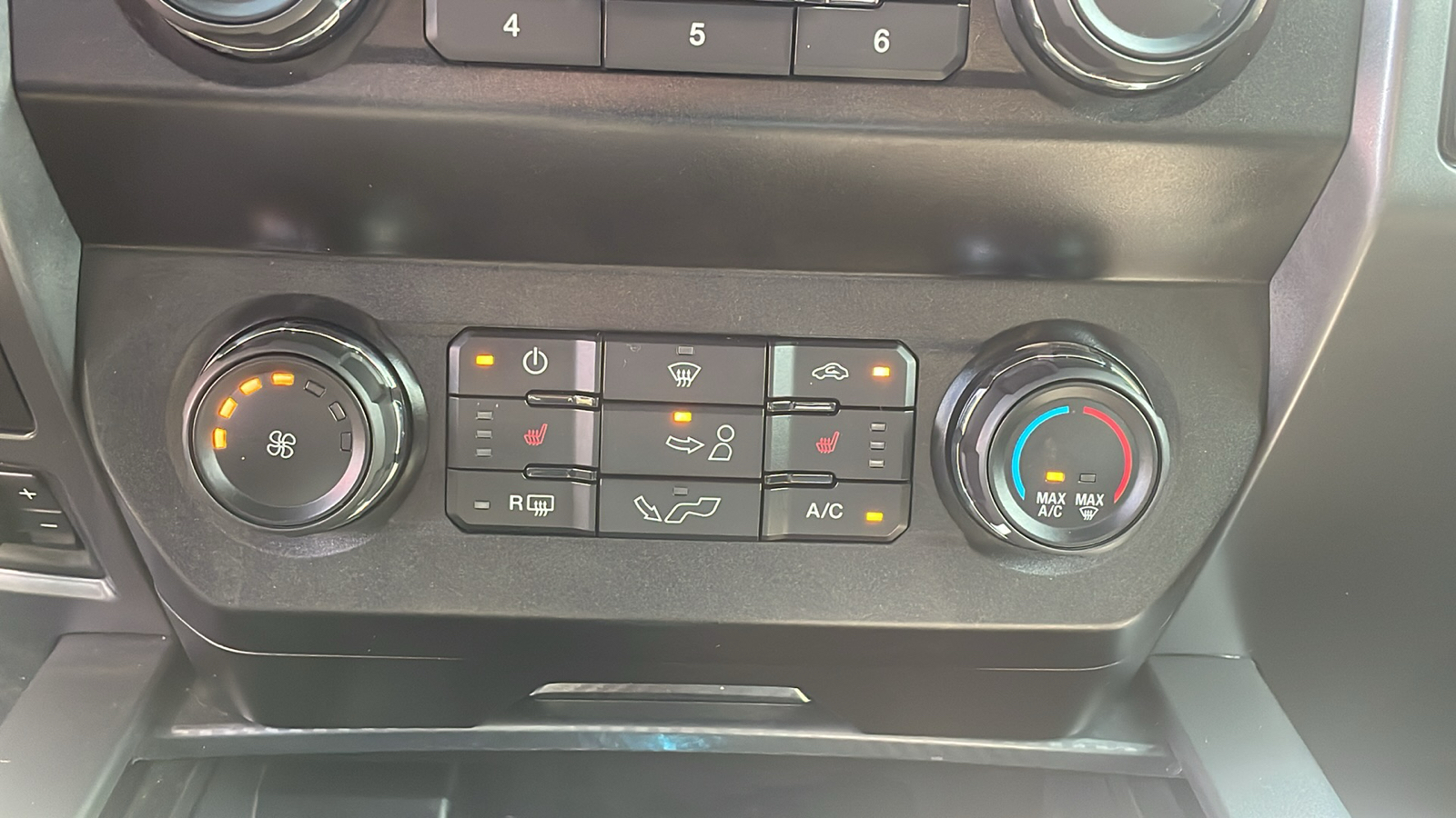 2019 Ford F-150 XLT 4WD SuperCrew 5.5 Box 12