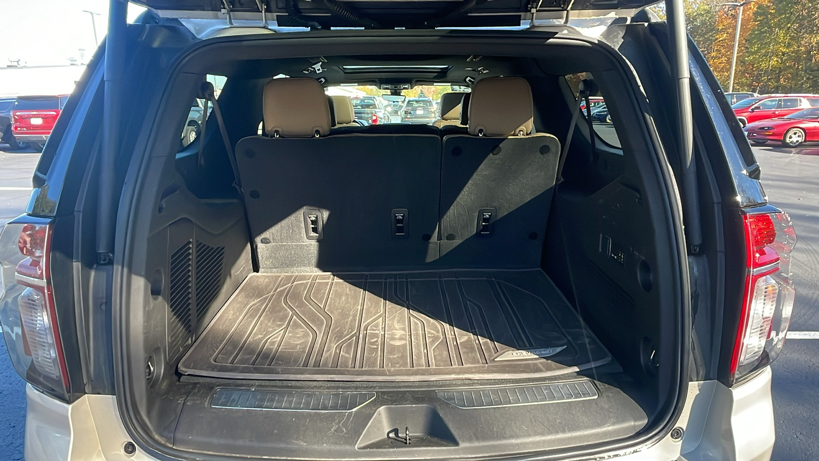 2021 Chevrolet Suburban Premier 26