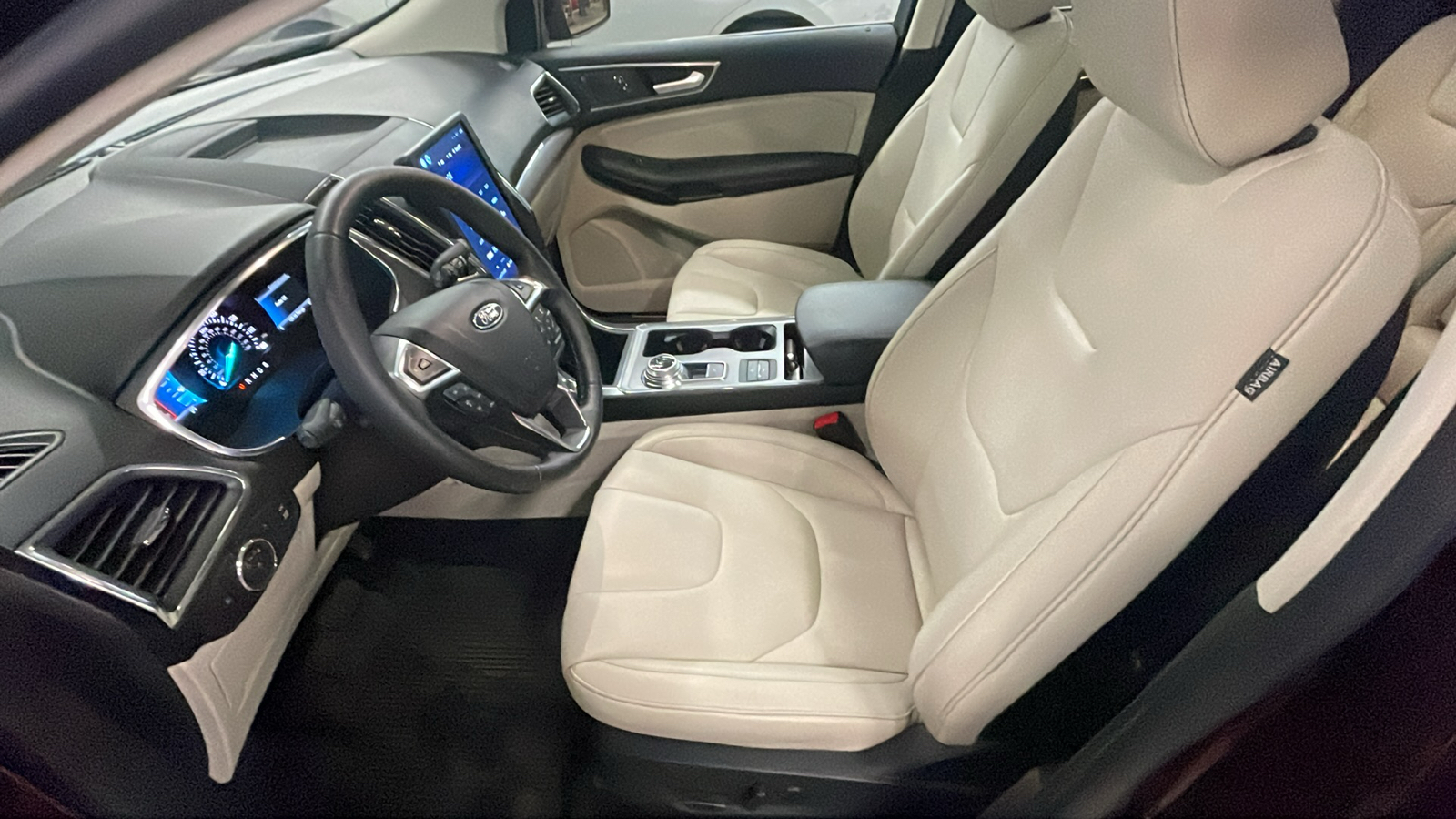 2021 Ford Edge Titanium 6