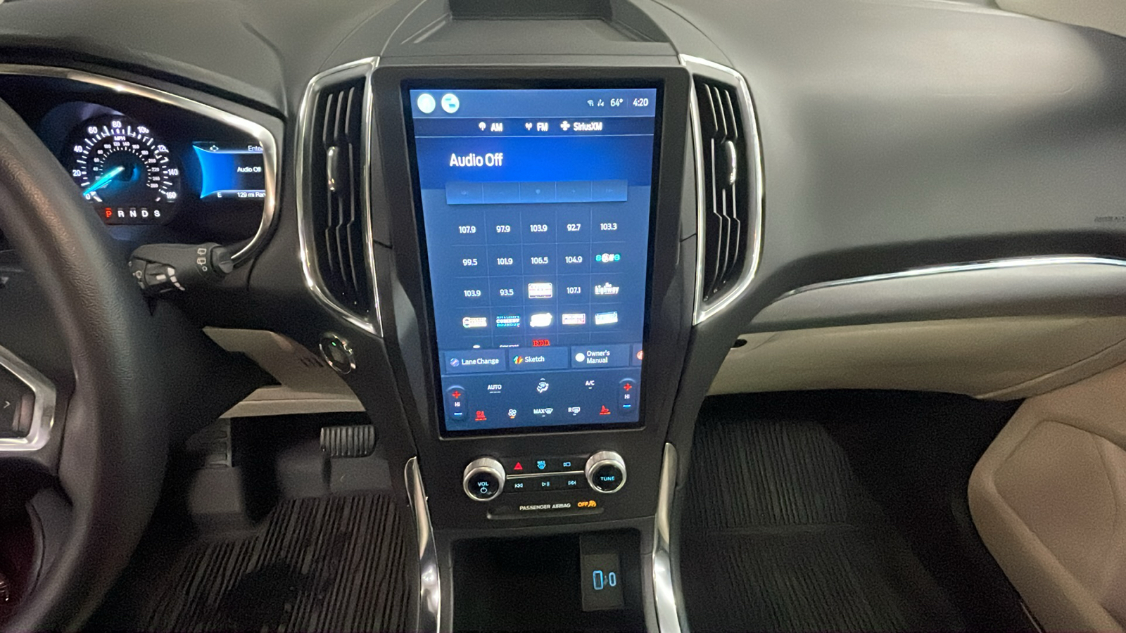 2021 Ford Edge Titanium 14