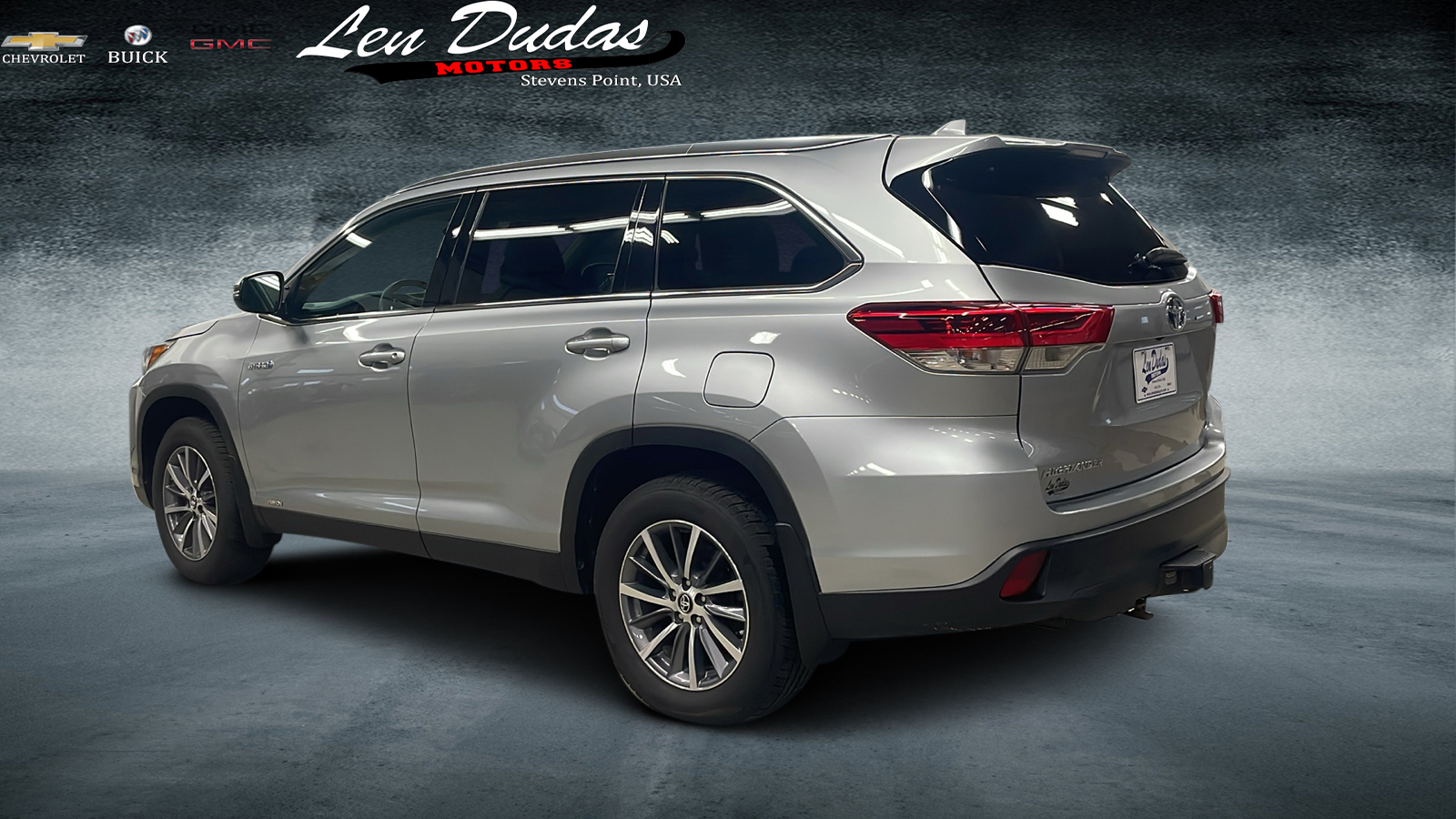 2019 Toyota Highlander Hybrid XLE 3