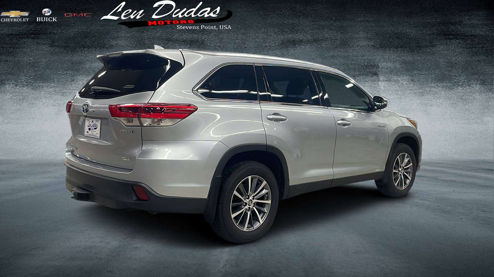 2019 Toyota Highlander Hybrid XLE 4