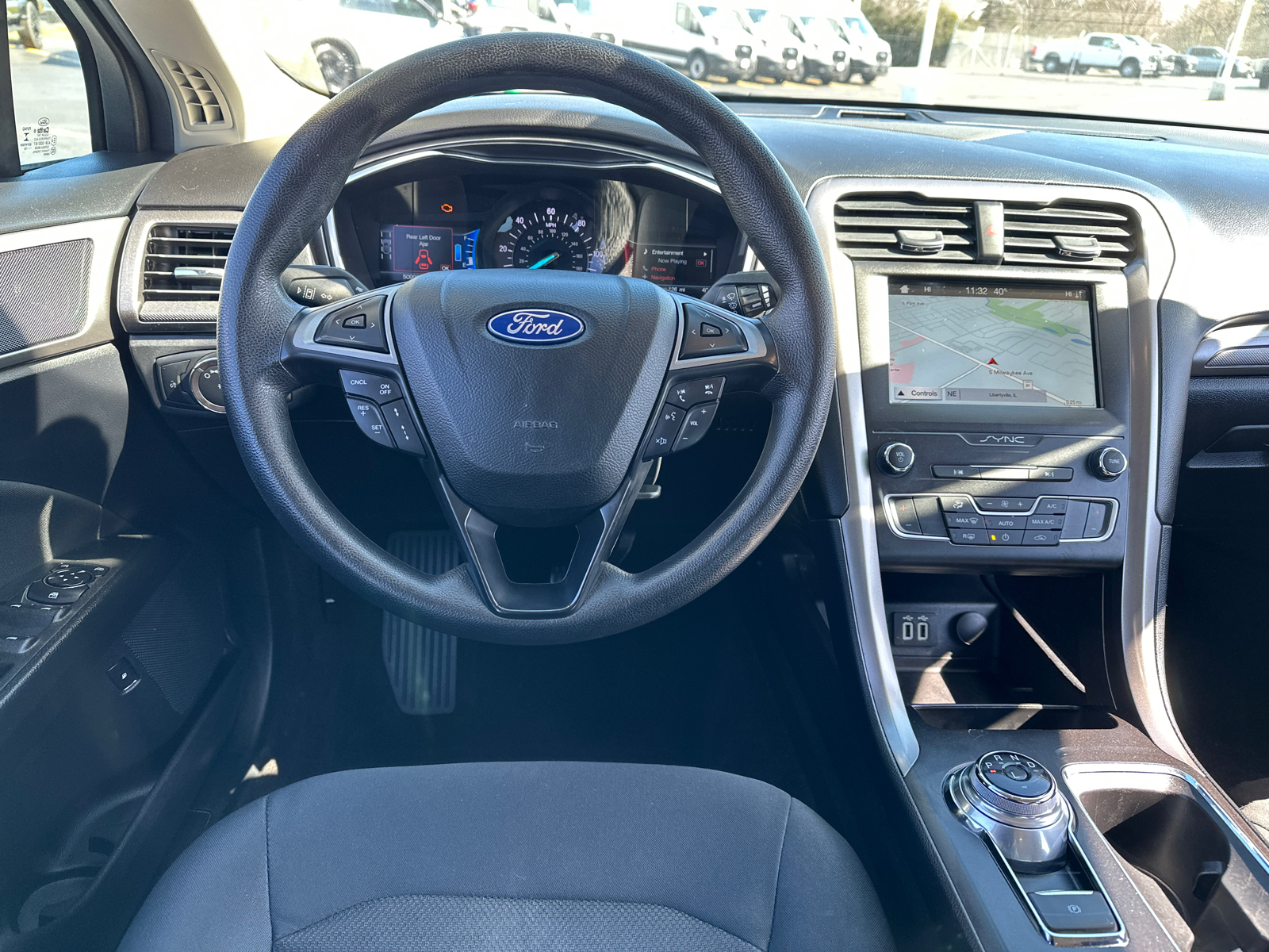 2019 Ford Fusion Hybrid SE 16