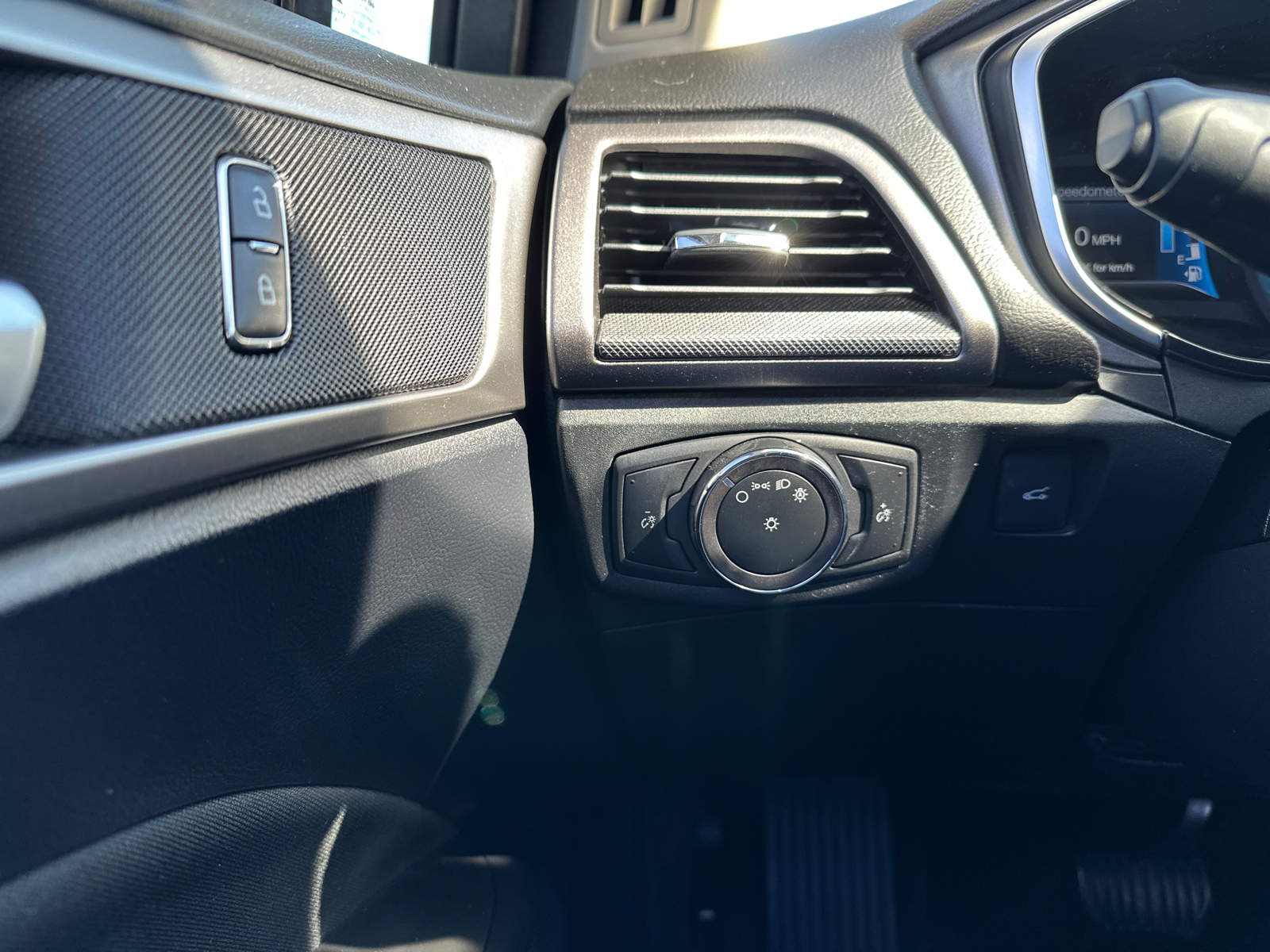 2019 Ford Fusion Hybrid SE 25