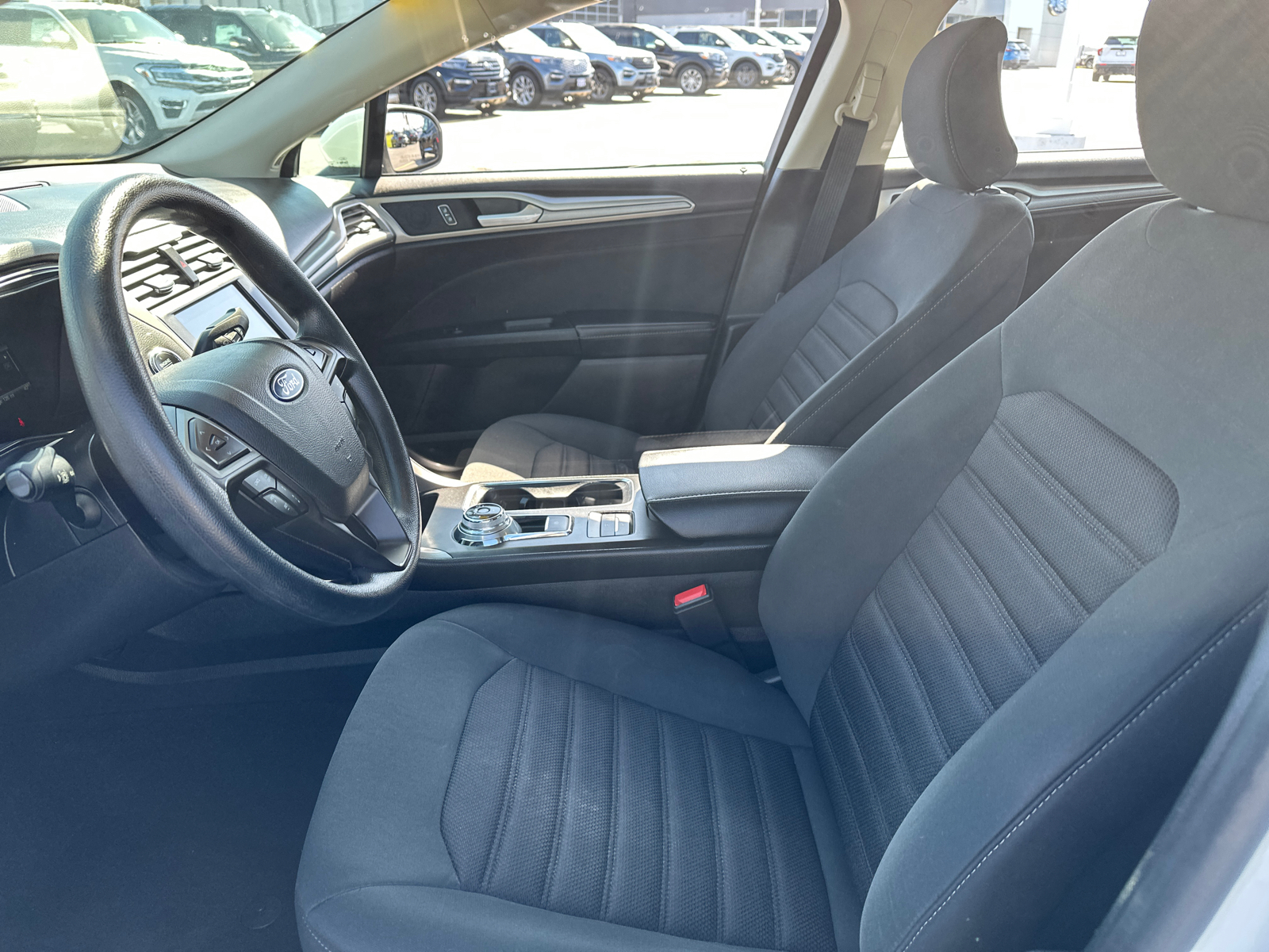 2019 Ford Fusion Hybrid SE 26