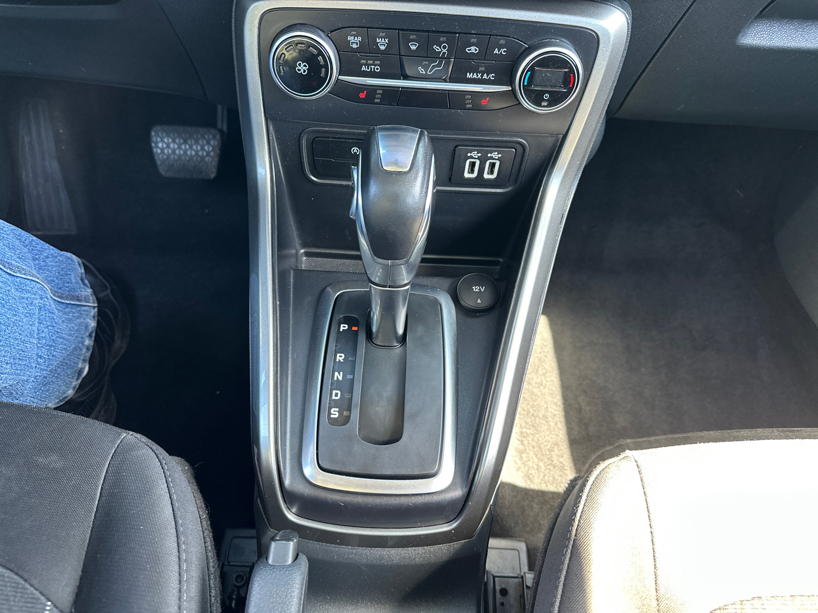 2018 Ford EcoSport SE 23