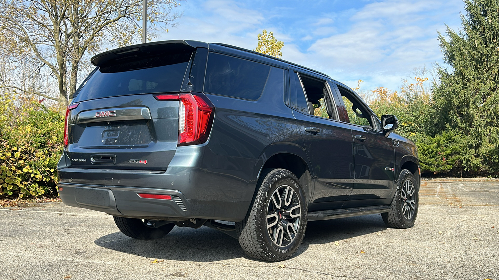 2021 GMC Yukon AT4 10