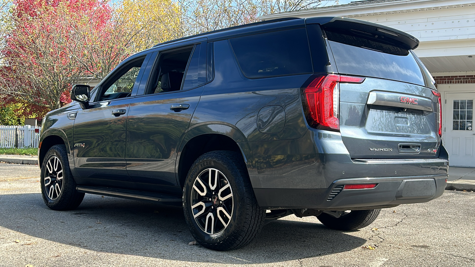 2021 GMC Yukon AT4 15