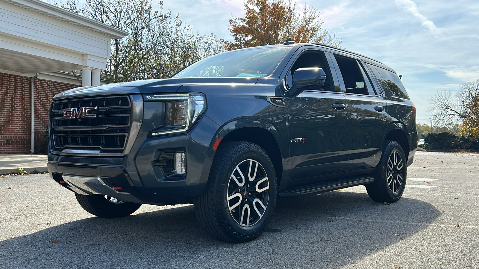 2021 GMC Yukon AT4 41