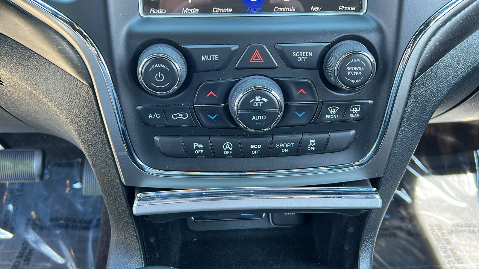 2018 Jeep Grand Cherokee Altitude 32