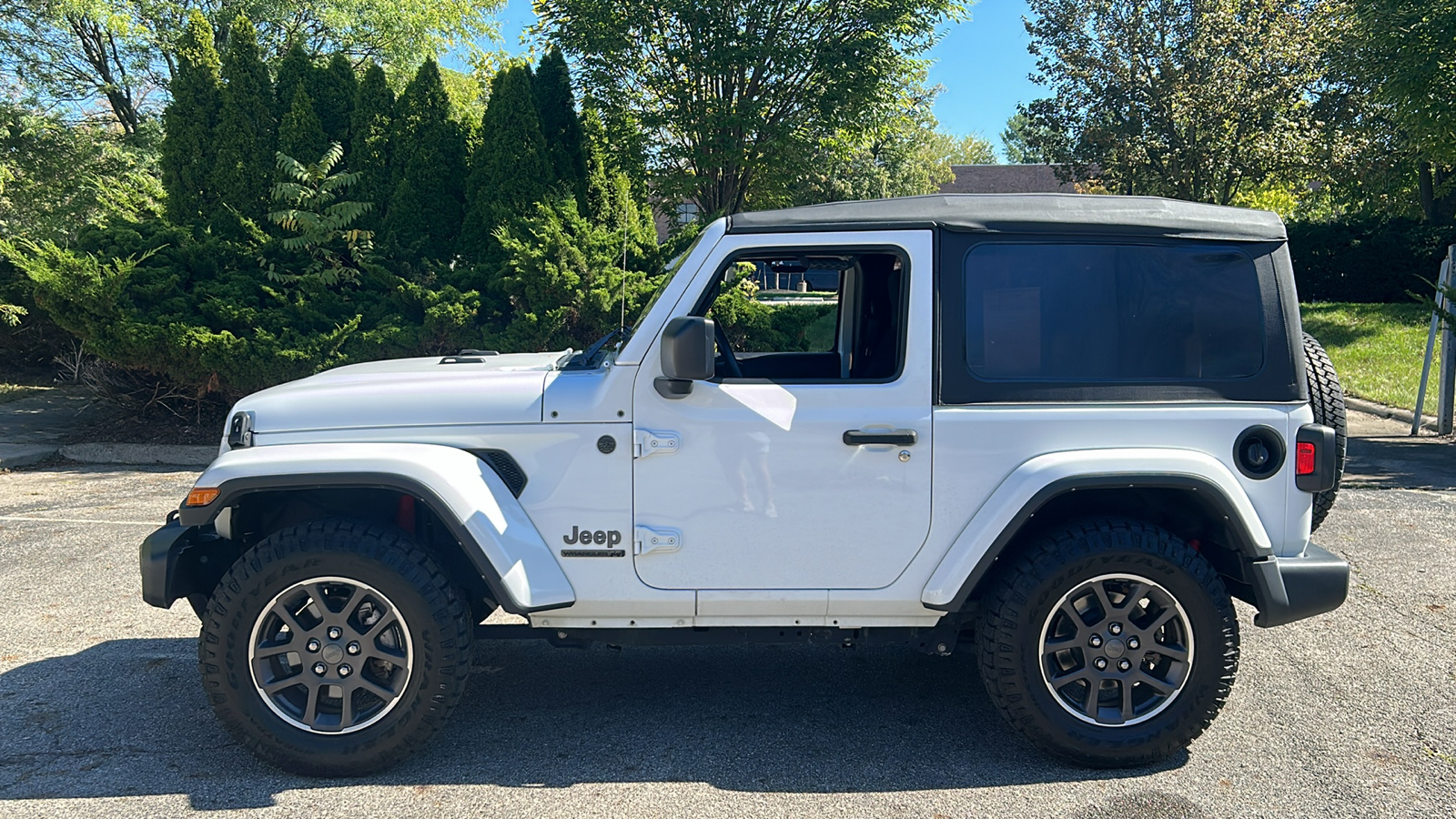 2021 Jeep Wrangler Sport 12