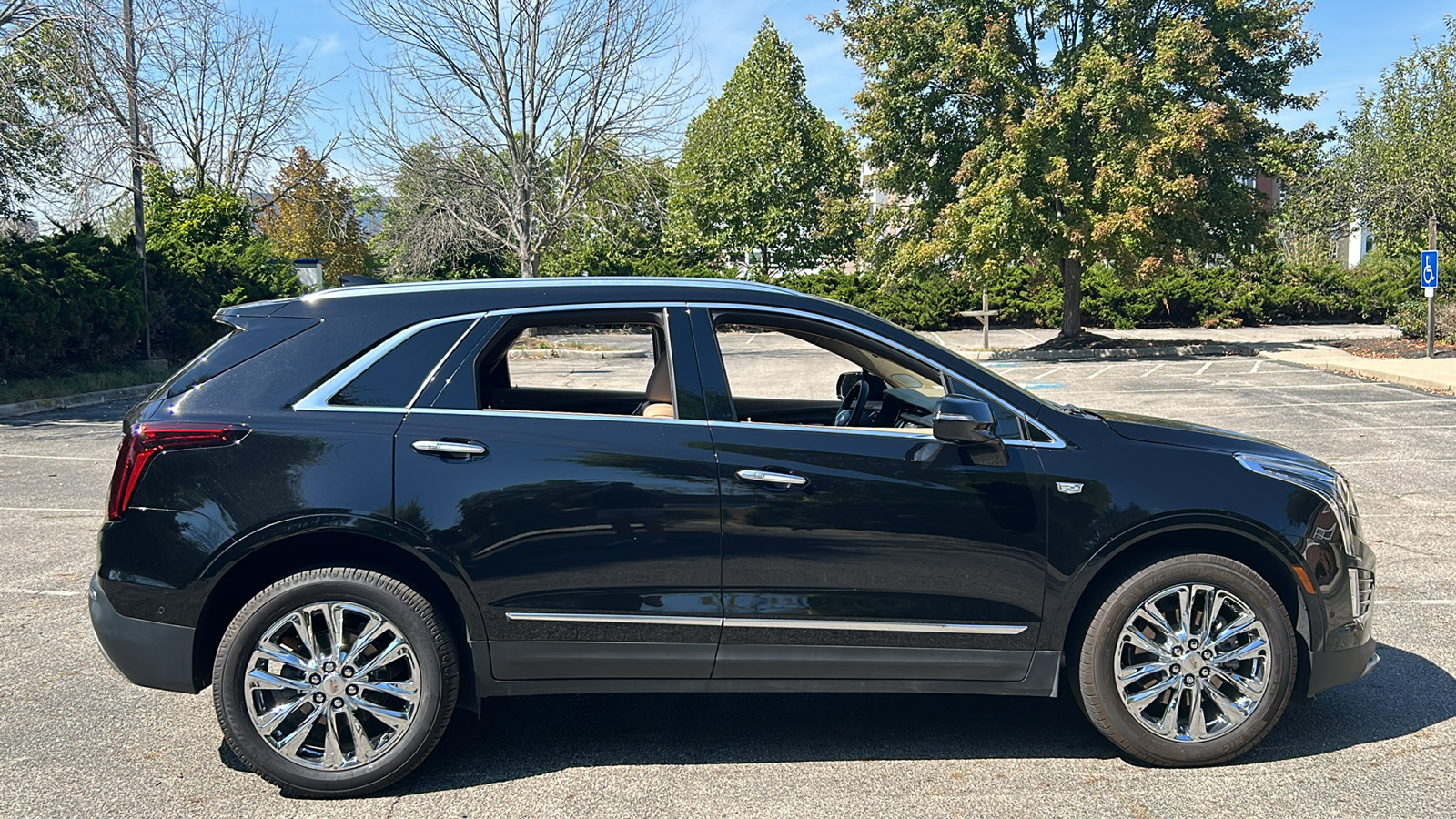 2022 Cadillac XT5 Premium Luxury 3