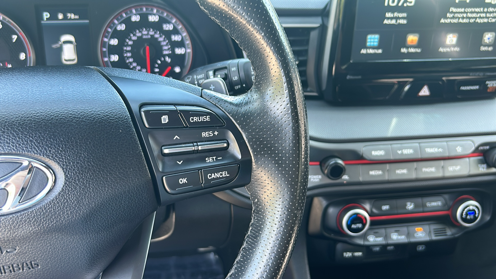 2019 Hyundai Veloster Turbo 23