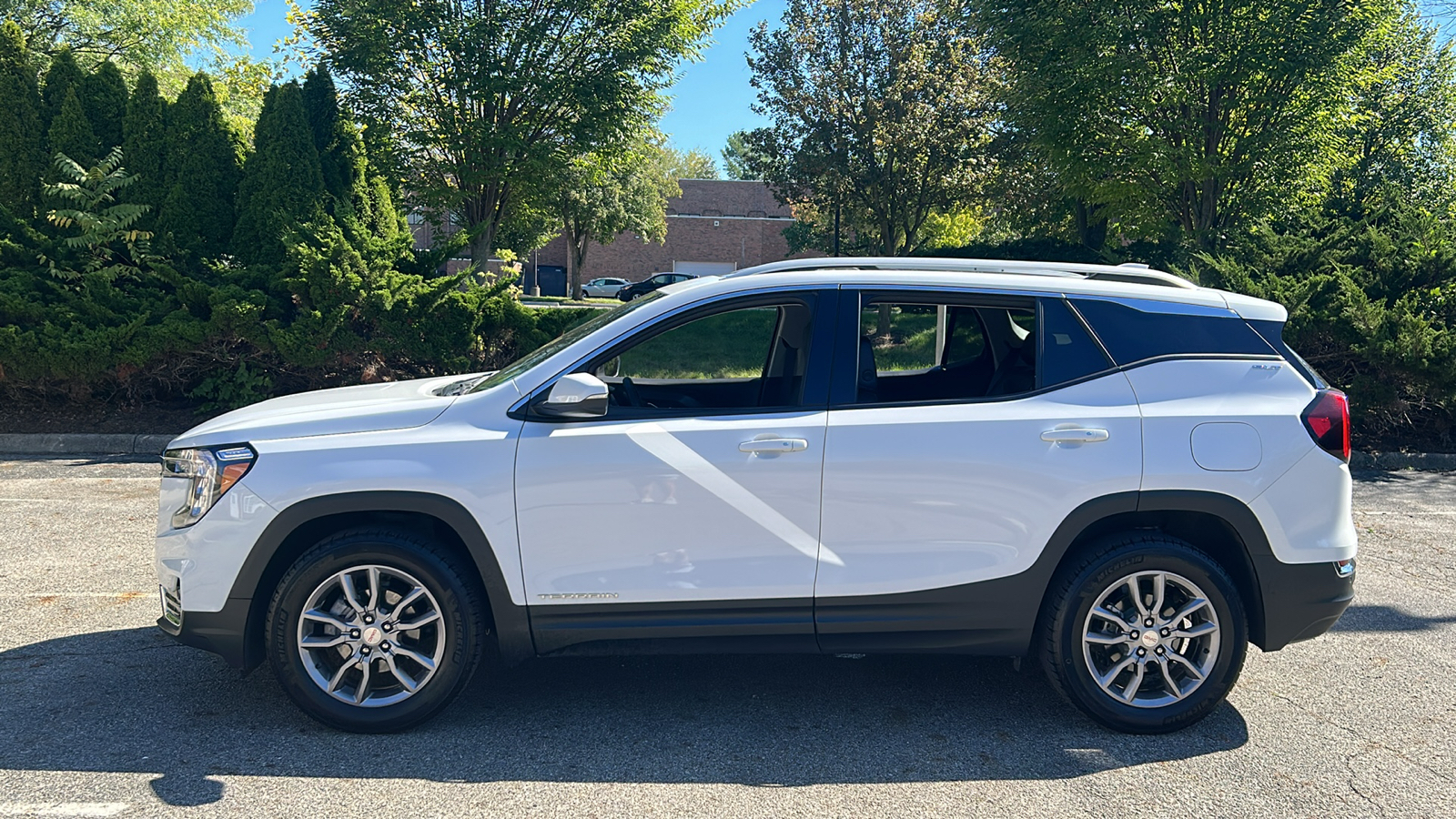 2023 GMC Terrain SLT 16