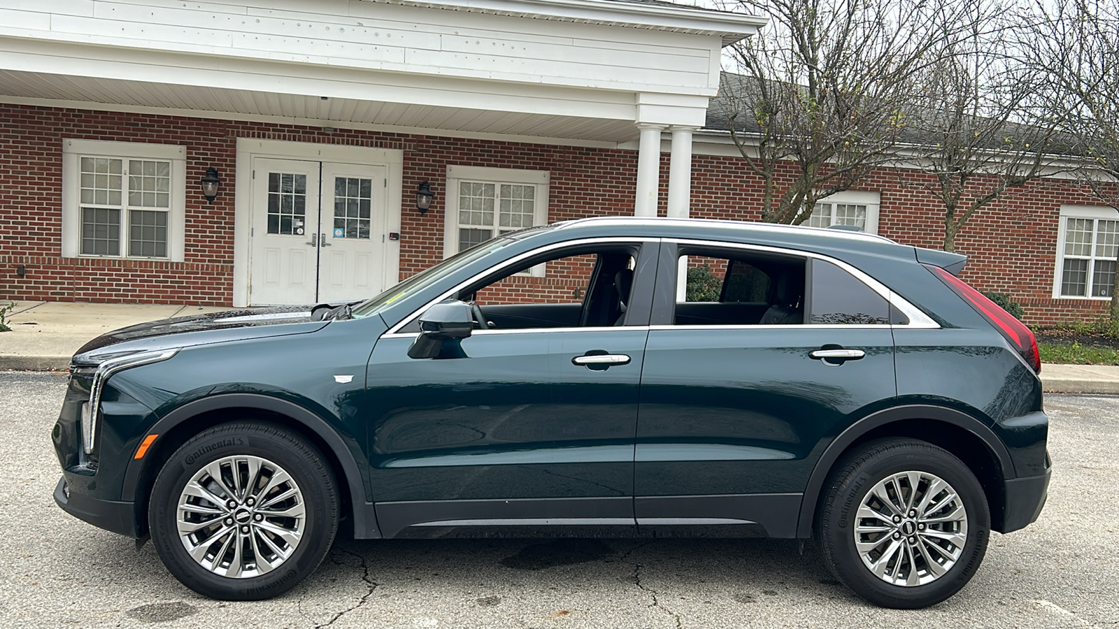 2024 Cadillac XT4 Premium Luxury 16