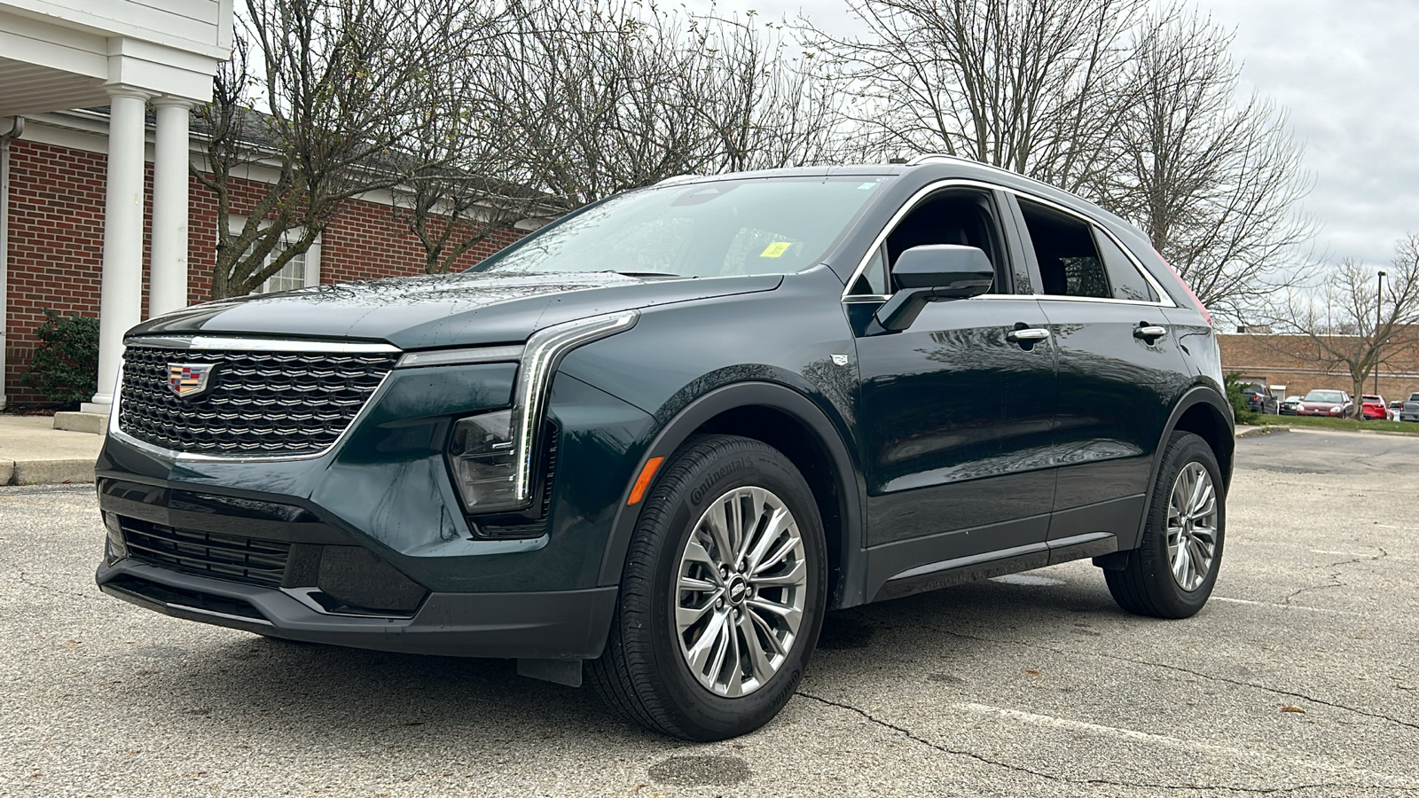 2024 Cadillac XT4 Premium Luxury 40