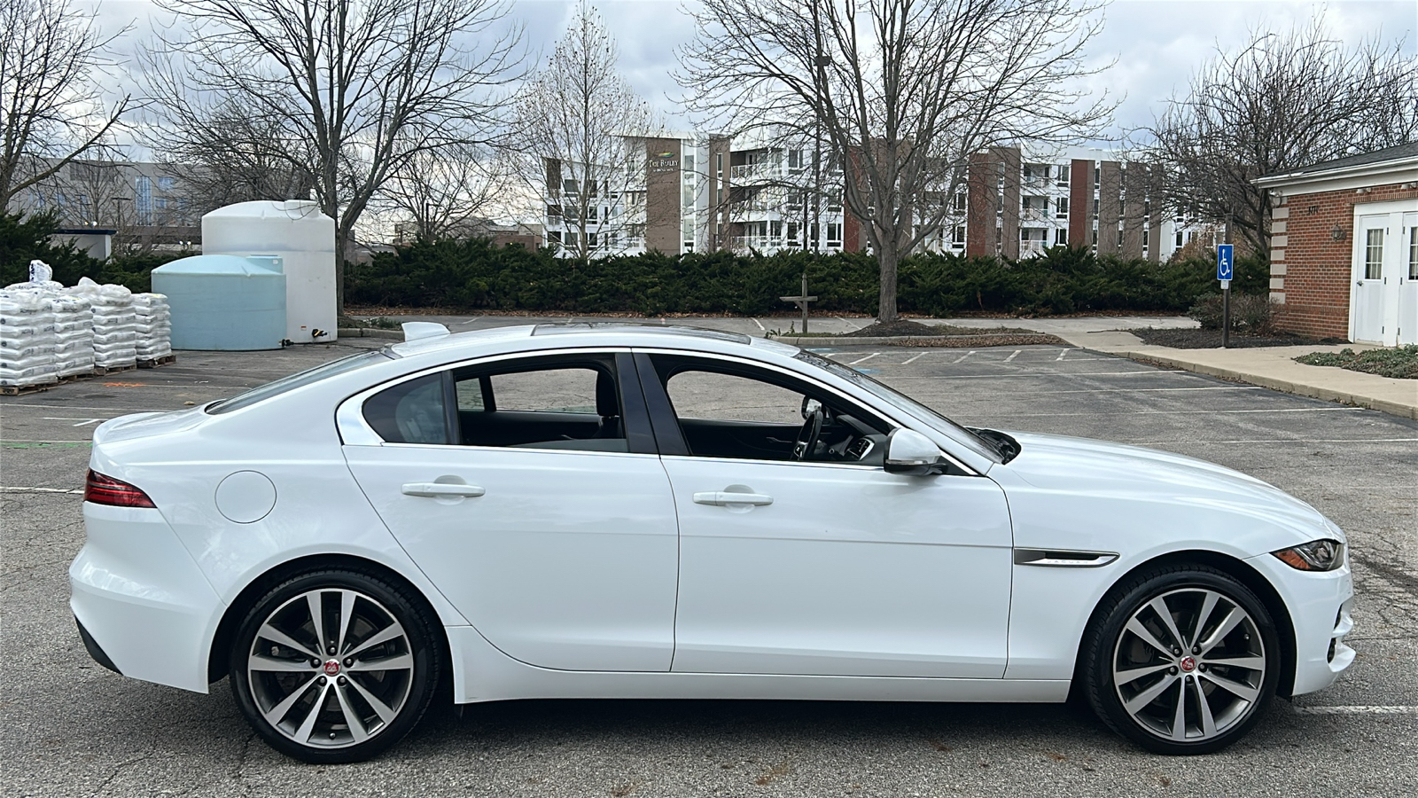 2020 Jaguar XE S 3