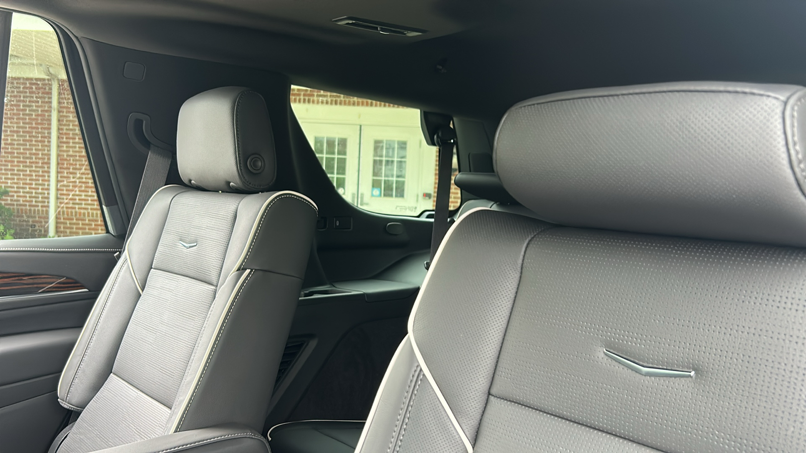 2024 Cadillac Escalade Premium Luxury 17