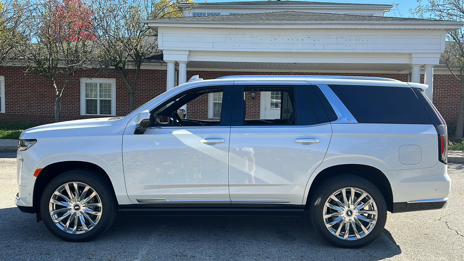 2024 Cadillac Escalade Premium Luxury 16