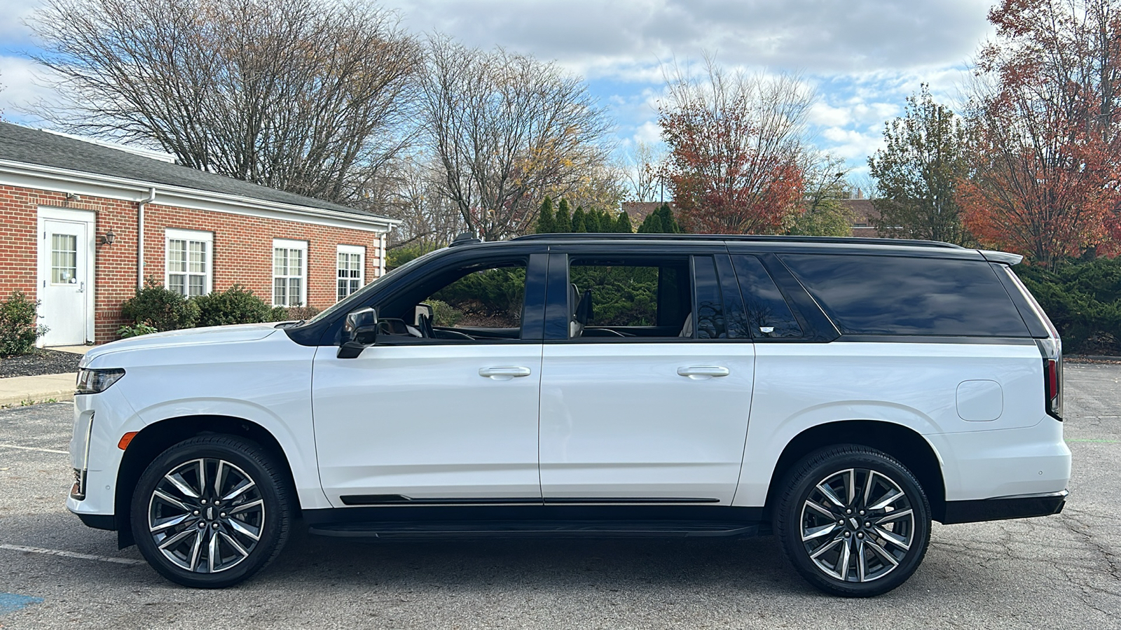 2021 Cadillac Escalade ESV Sport 16