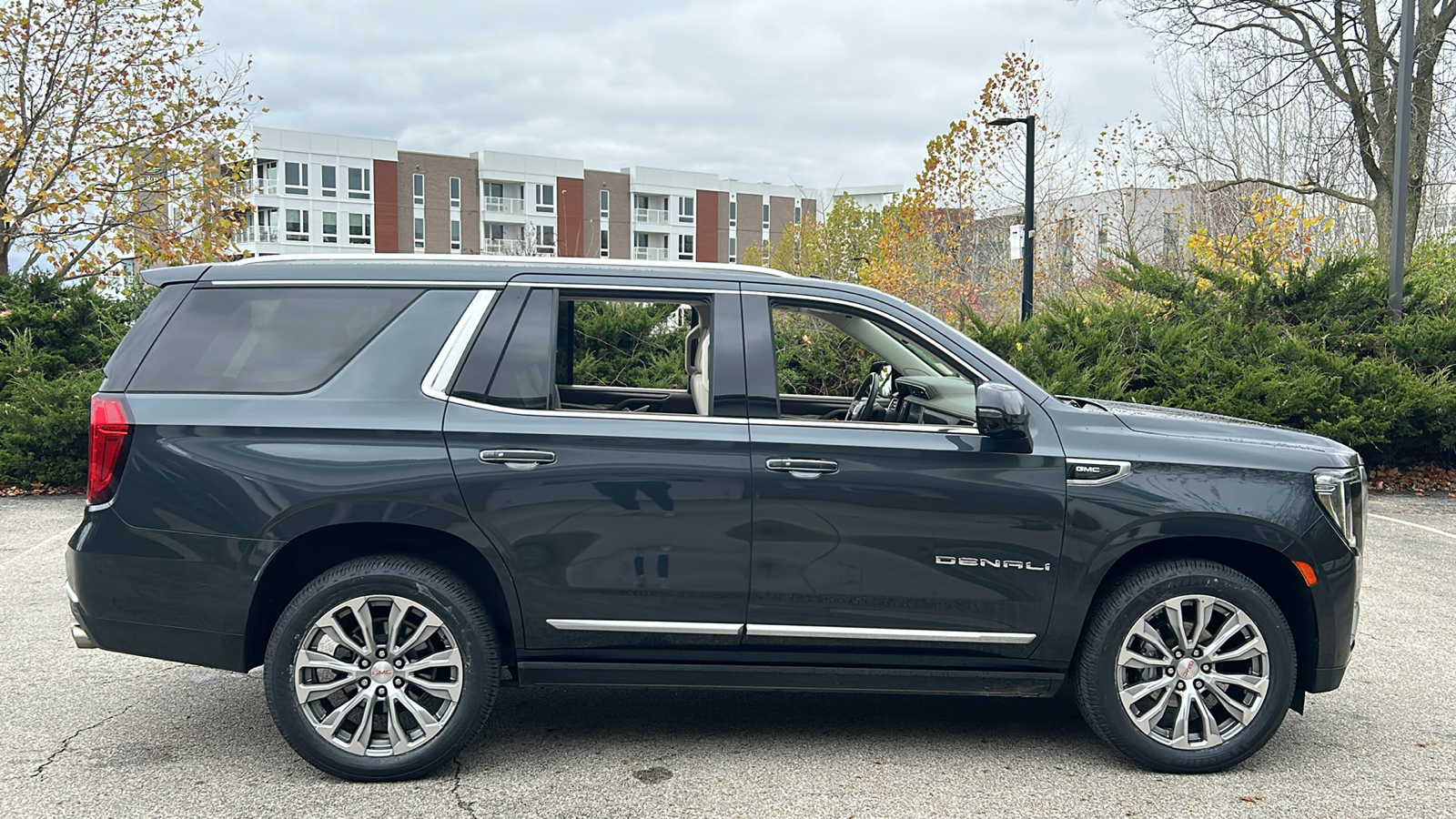 2021 GMC Yukon Denali 3