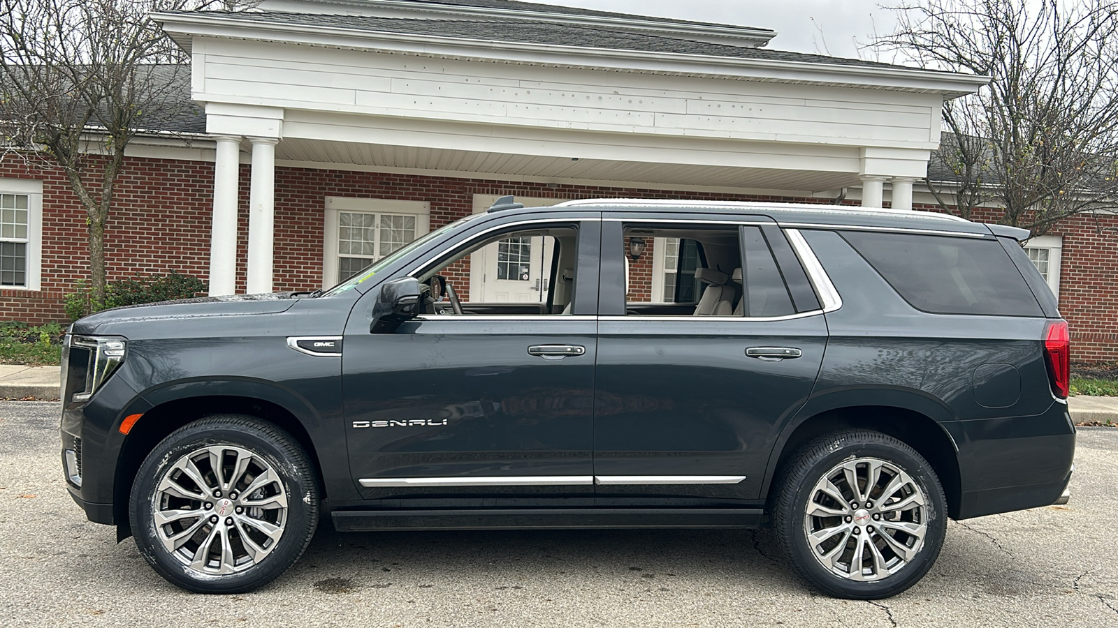 2021 GMC Yukon Denali 16