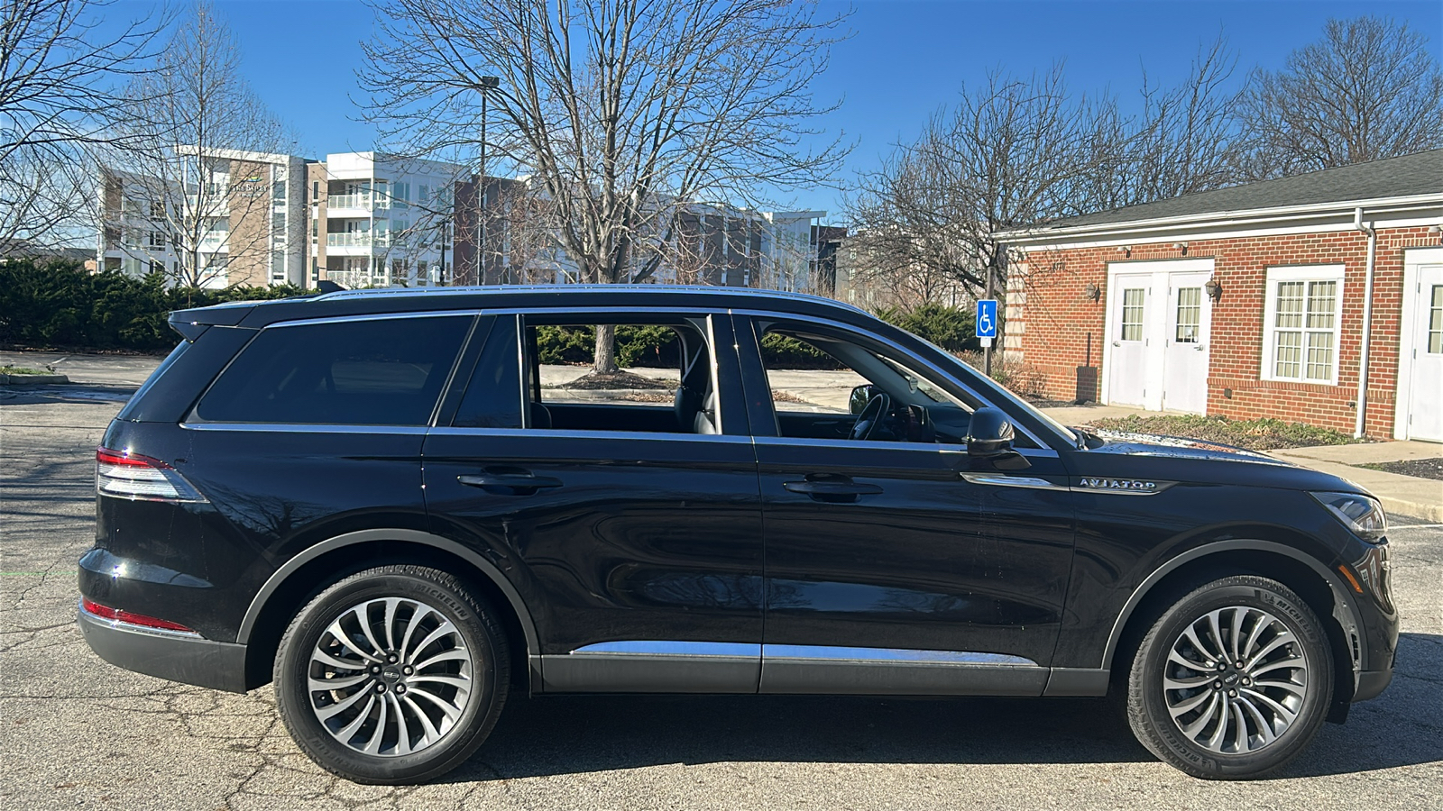 2023 Lincoln Aviator Reserve 3