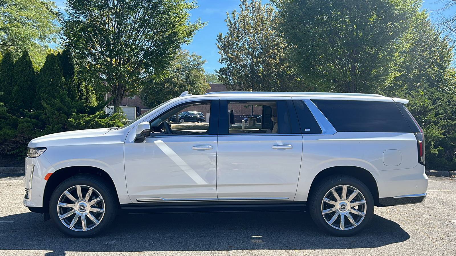 2024 Cadillac Escalade ESV Premium Luxury Platinum 16