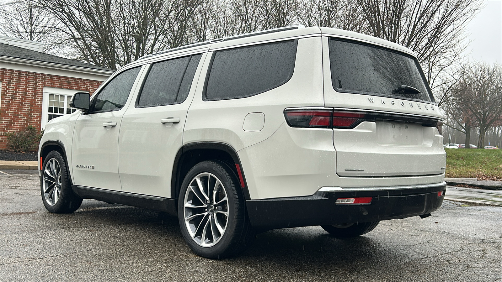 2022 Jeep Wagoneer Series III 13