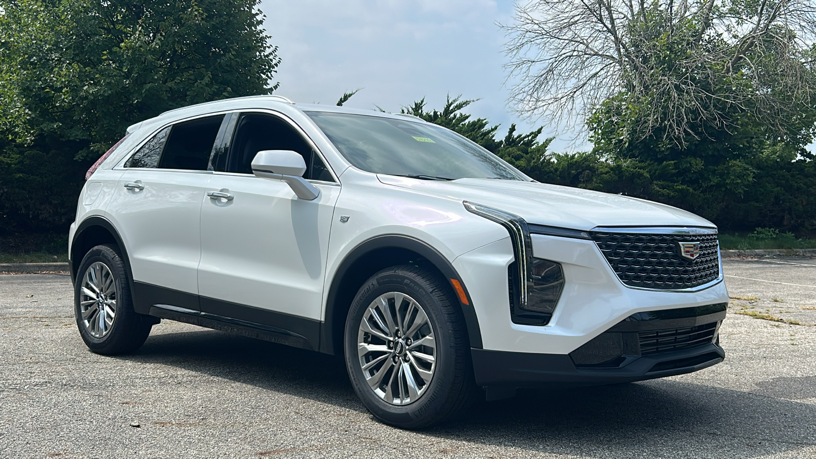 2024 Cadillac XT4 Premium Luxury 2