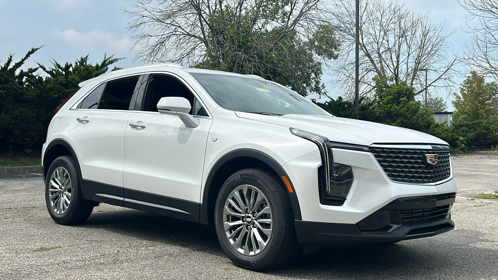 2024 Cadillac XT4 Premium Luxury 2