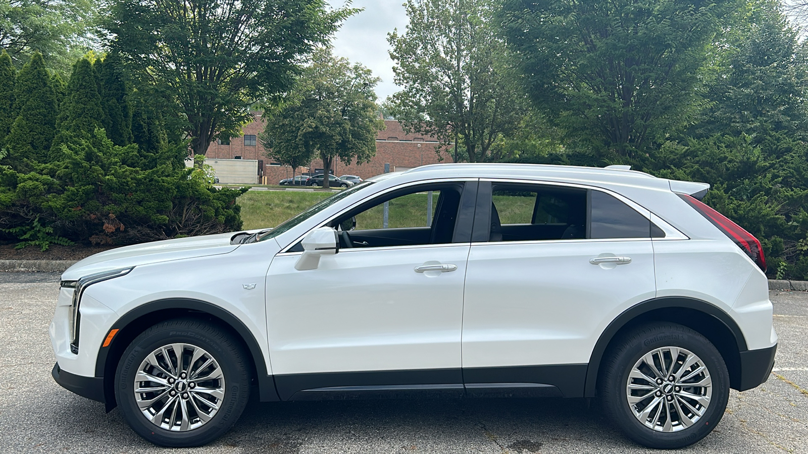 2024 Cadillac XT4 Premium Luxury 16