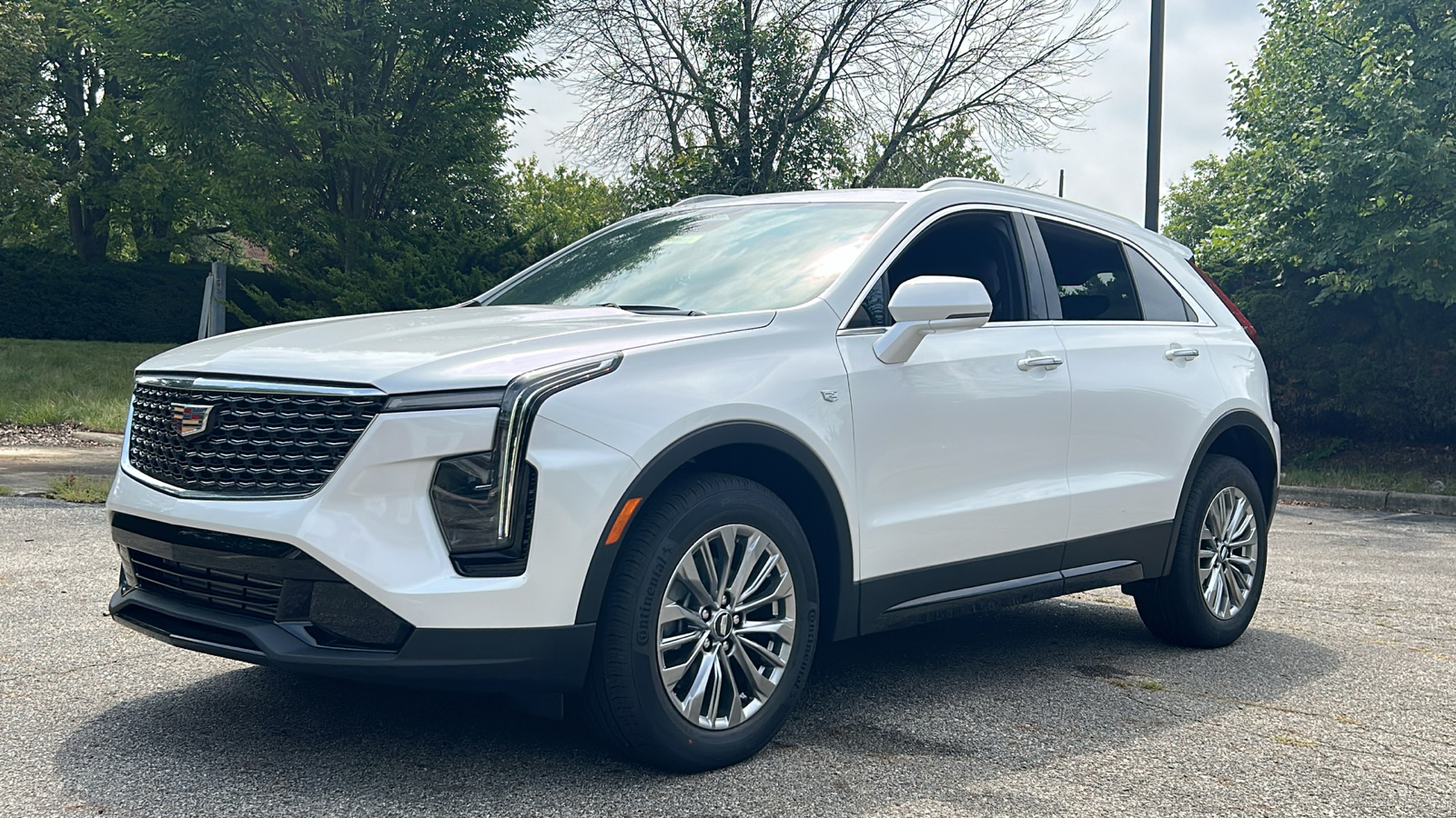 2024 Cadillac XT4 Premium Luxury 40