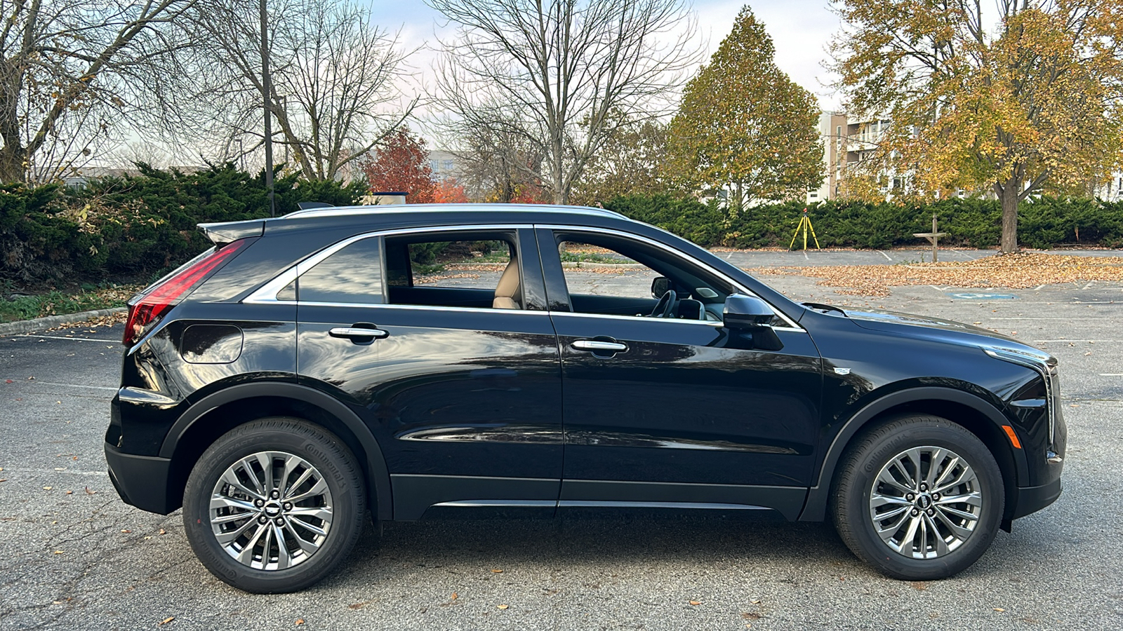 2025 Cadillac XT4 Premium Luxury 3