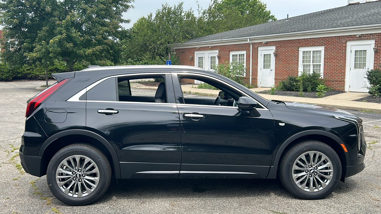 2024 Cadillac XT4 Premium Luxury 3