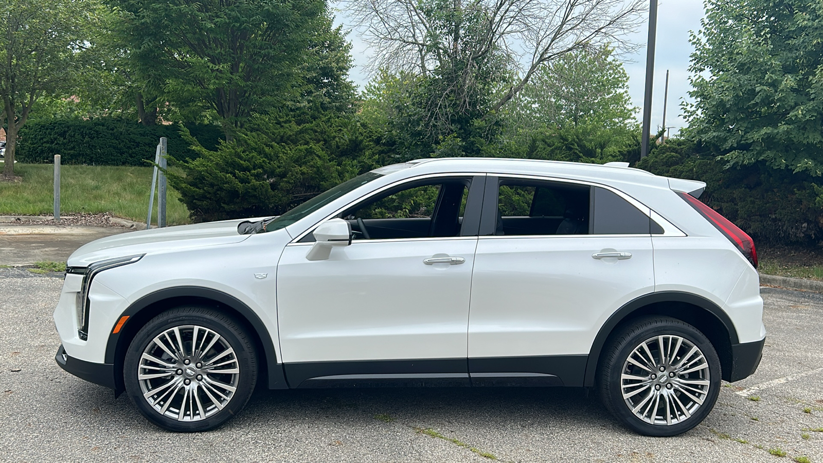 2024 Cadillac XT4 Premium Luxury 16