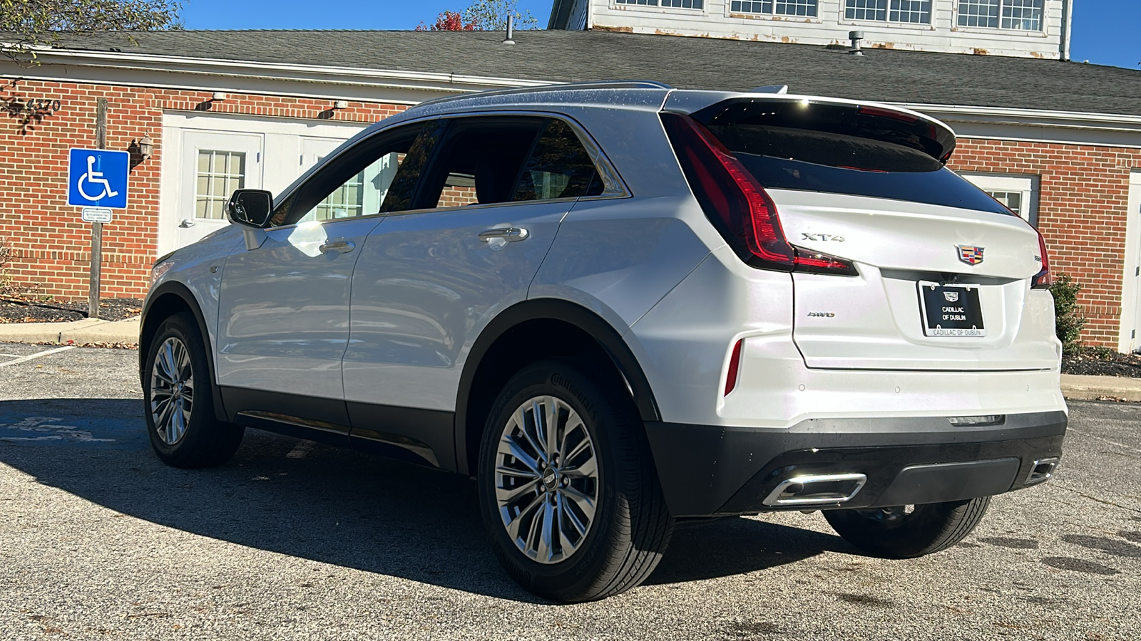 2025 Cadillac XT4 Premium Luxury 16