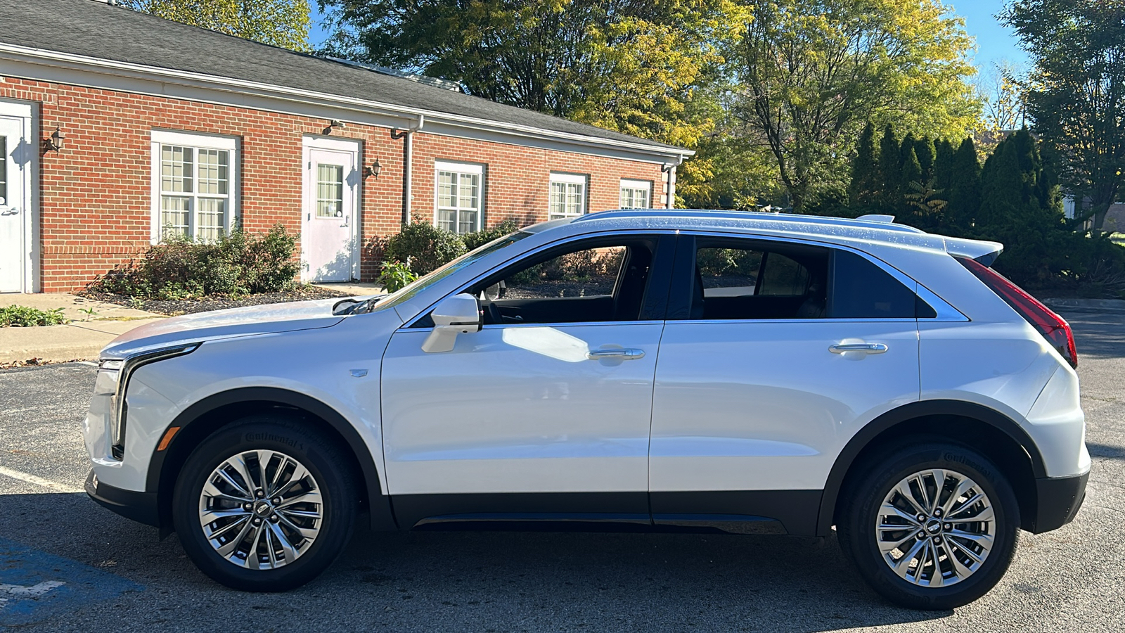 2025 Cadillac XT4 Premium Luxury 17