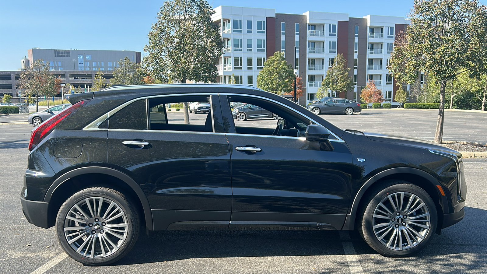 2025 Cadillac XT4 Premium Luxury 3