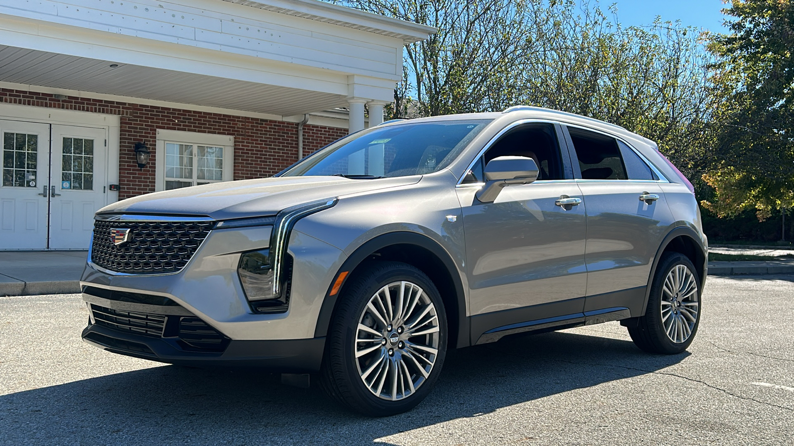 2025 Cadillac XT4 Premium Luxury 40