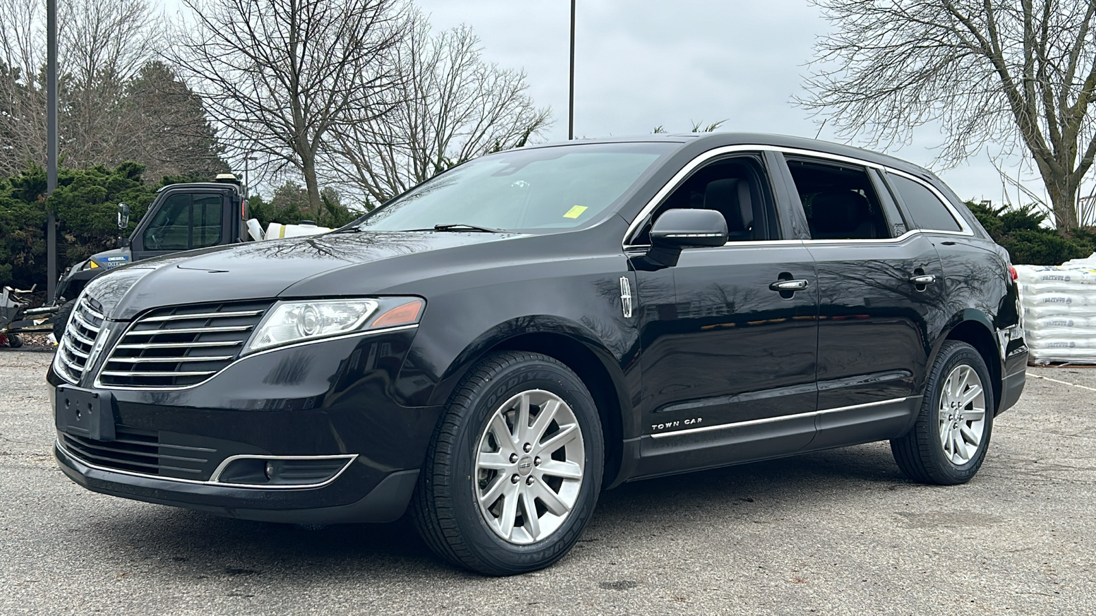 2018 Lincoln MKT Livery 39