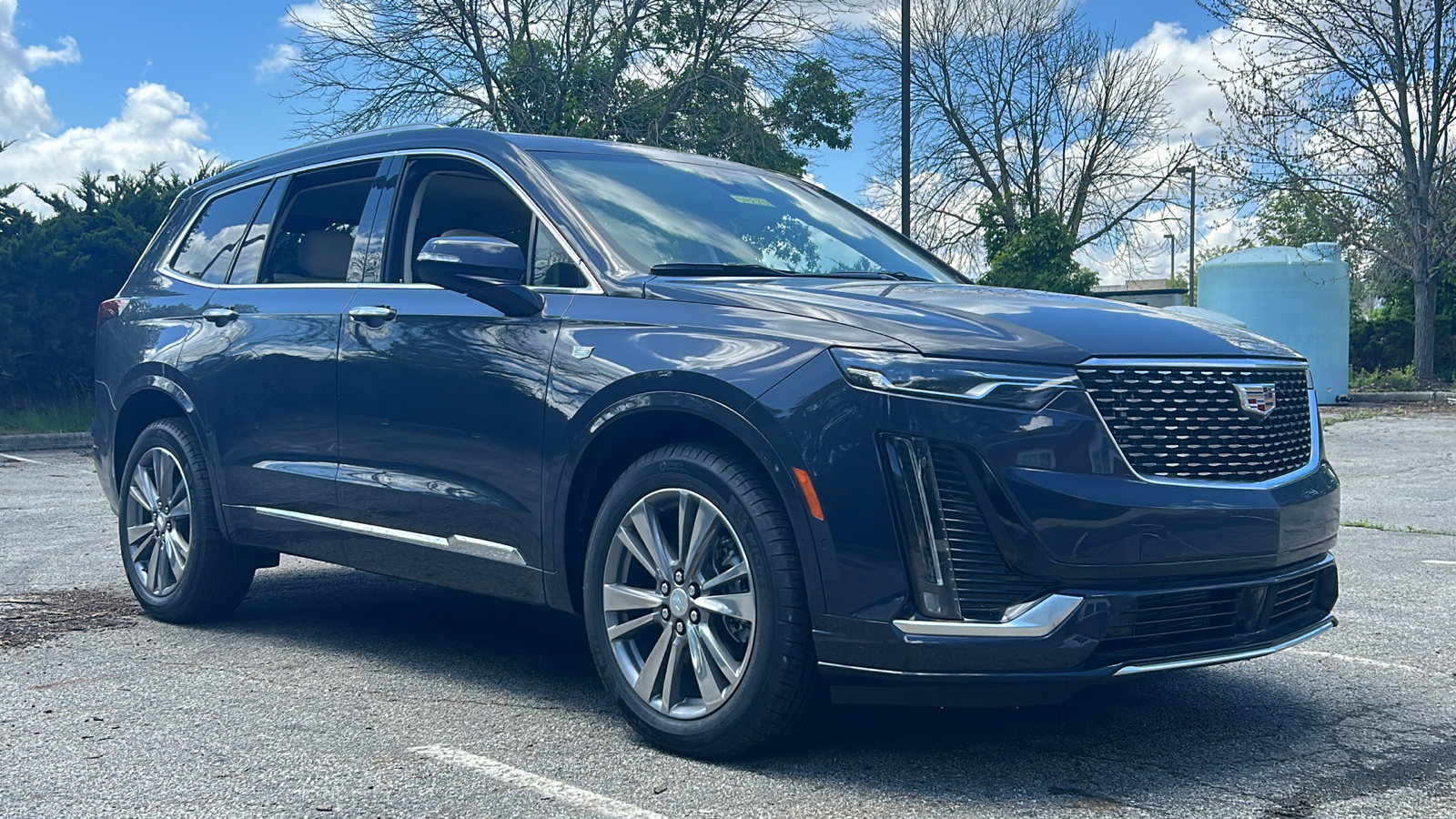 2024 Cadillac XT6 Premium Luxury 2