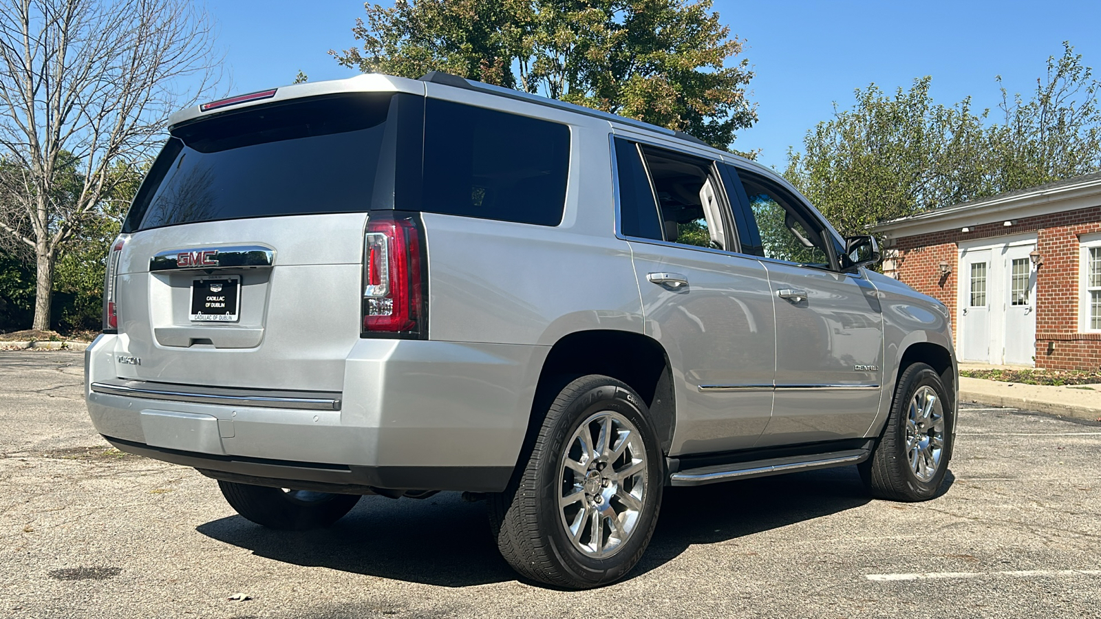 2016 GMC Yukon Denali 10