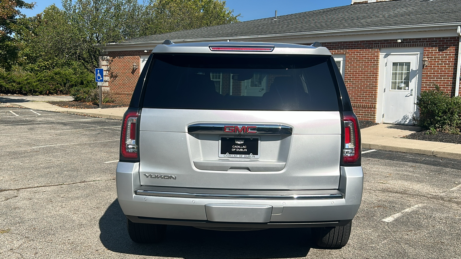 2016 GMC Yukon Denali 11