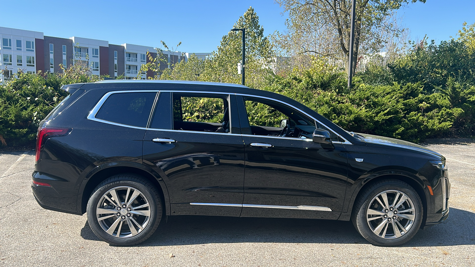 2025 Cadillac XT6 Premium Luxury 3