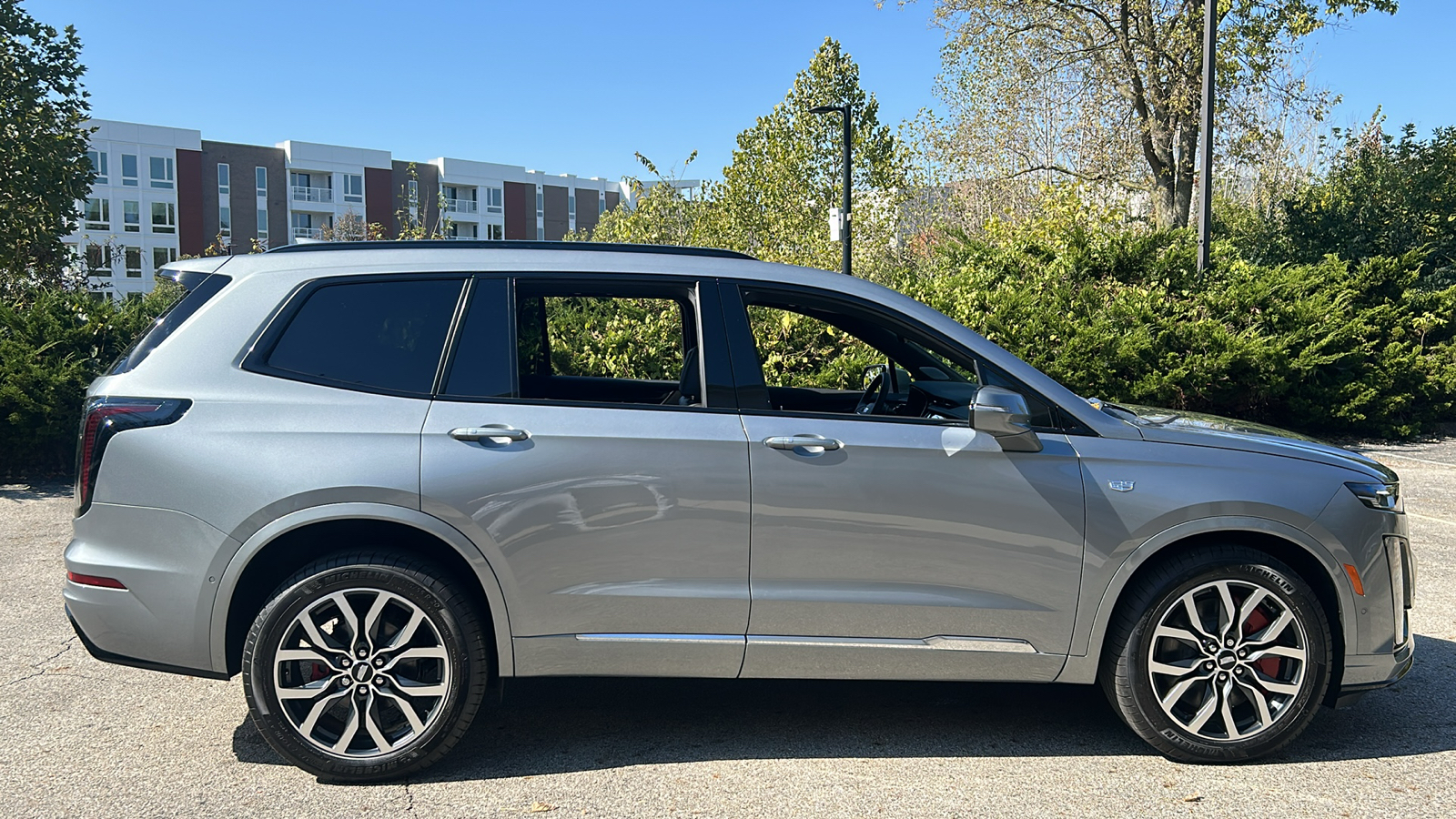 2025 Cadillac XT6 Sport 3