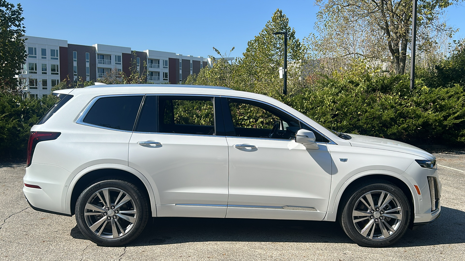 2025 Cadillac XT6 Premium Luxury 3