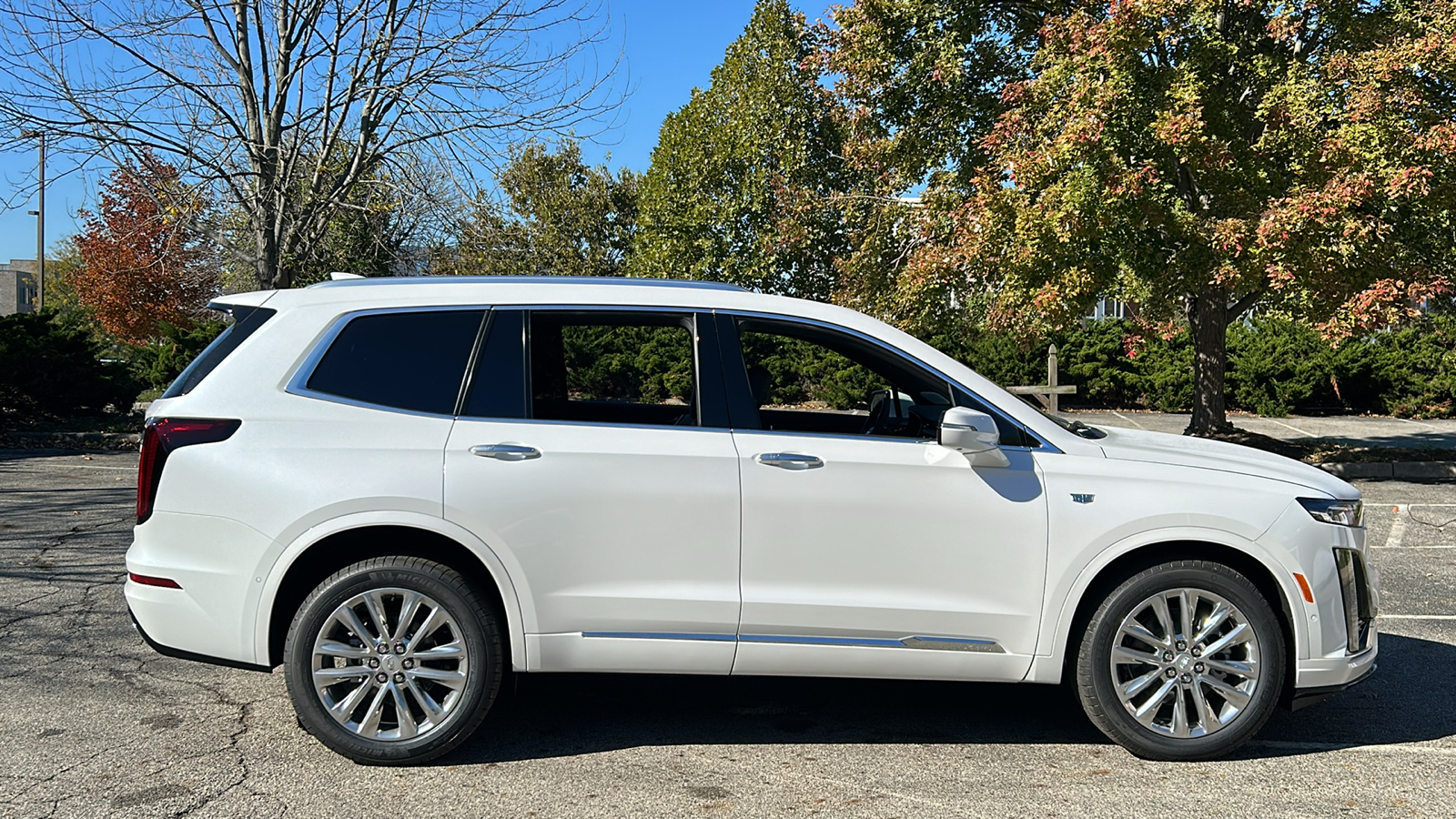 2025 Cadillac XT6 Premium Luxury 3