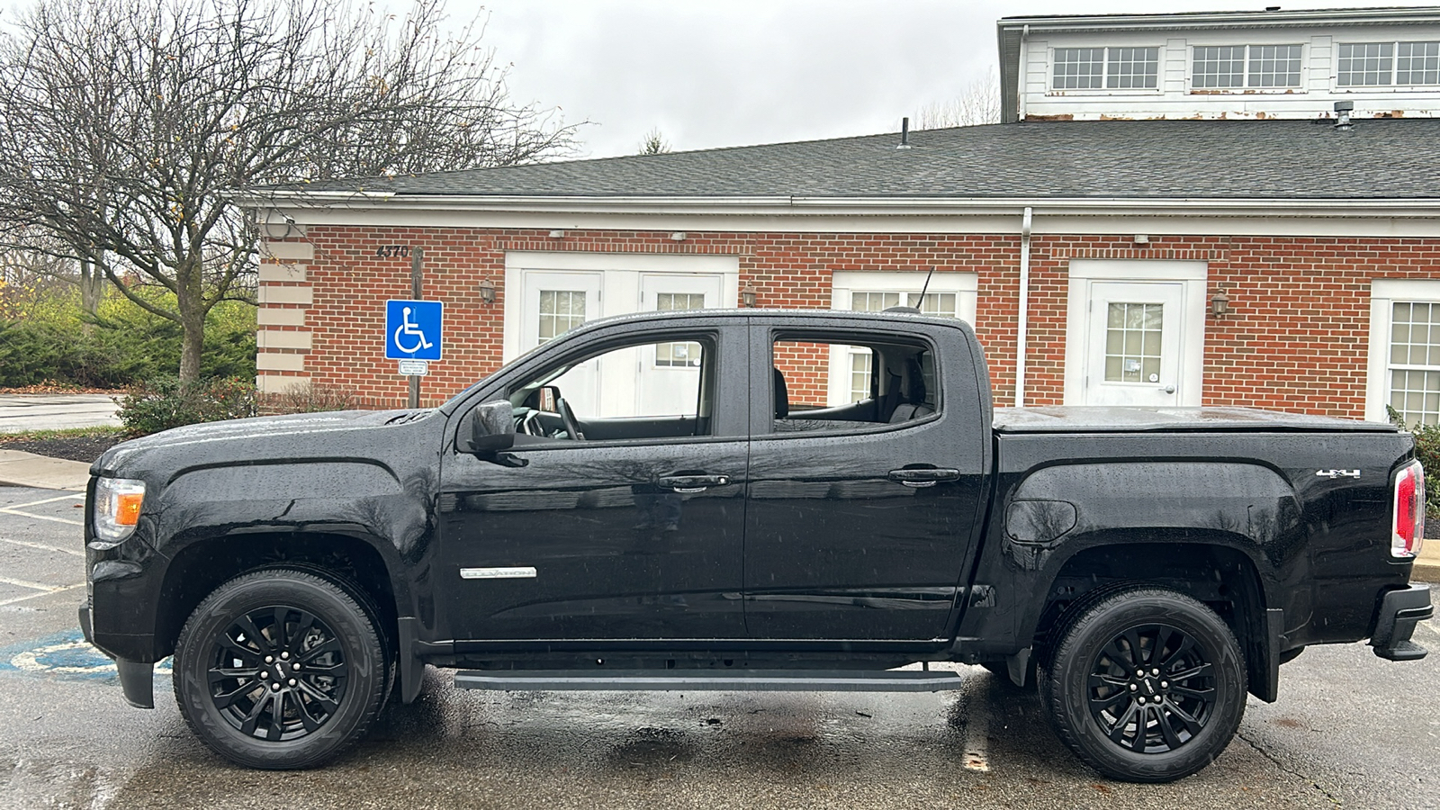 2022 GMC Canyon Elevation 14